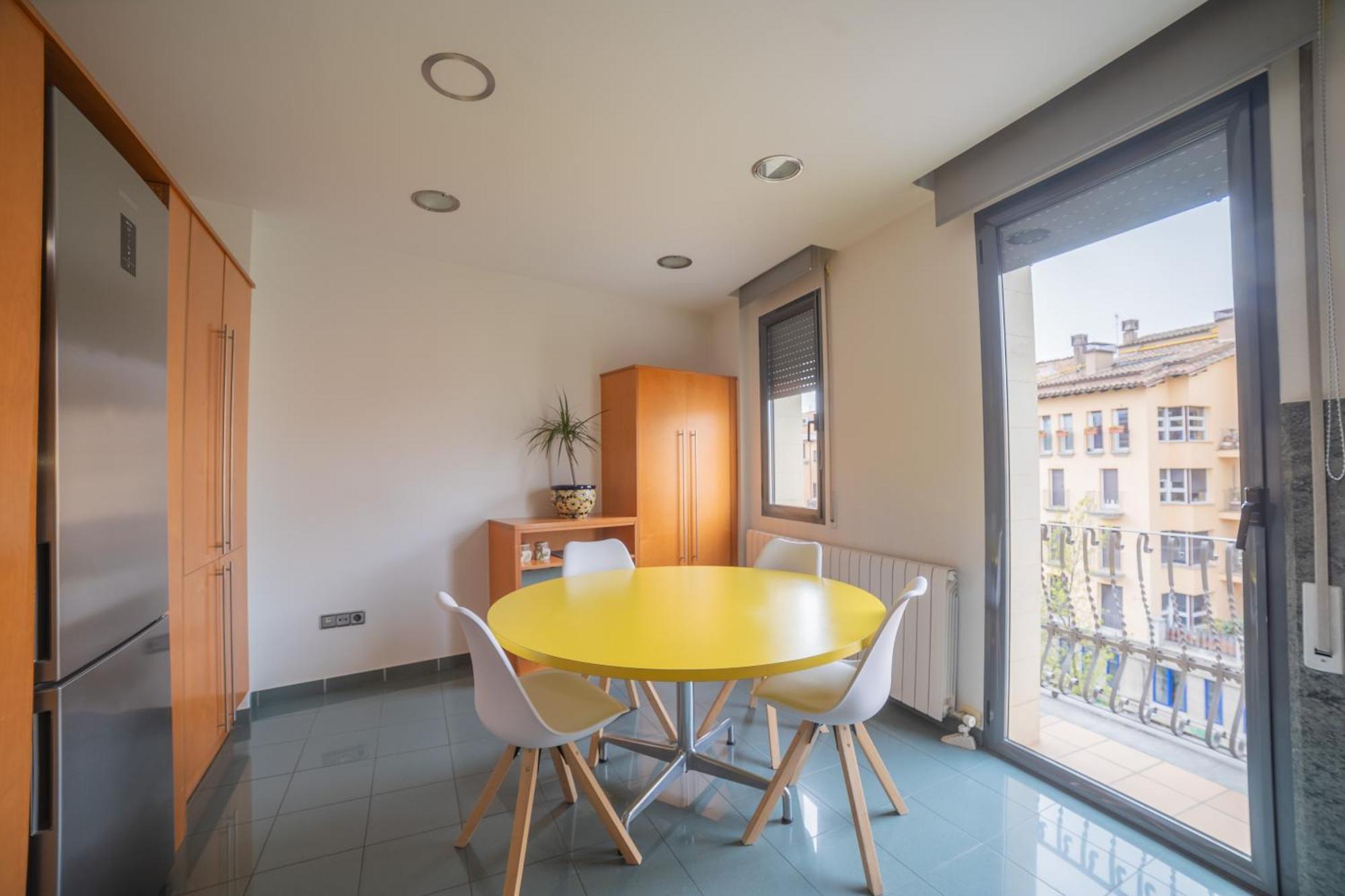 Apartment Mazi Colon Vic