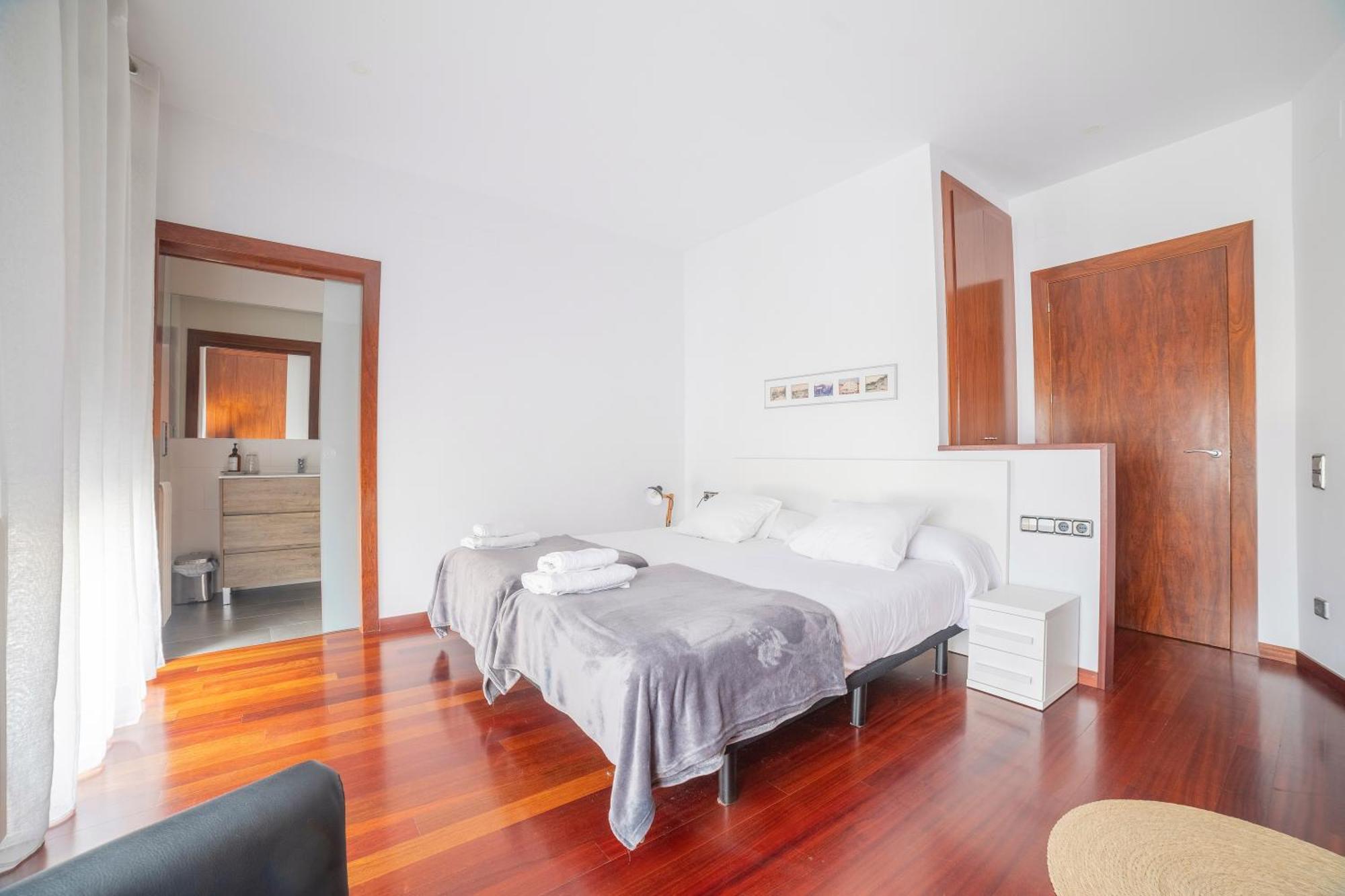 Mazi Colon Apartment Vic